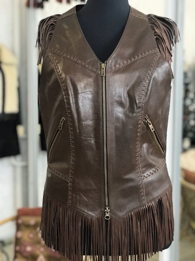 Кожаный жилет "Дерби" от Ирины Берзиной