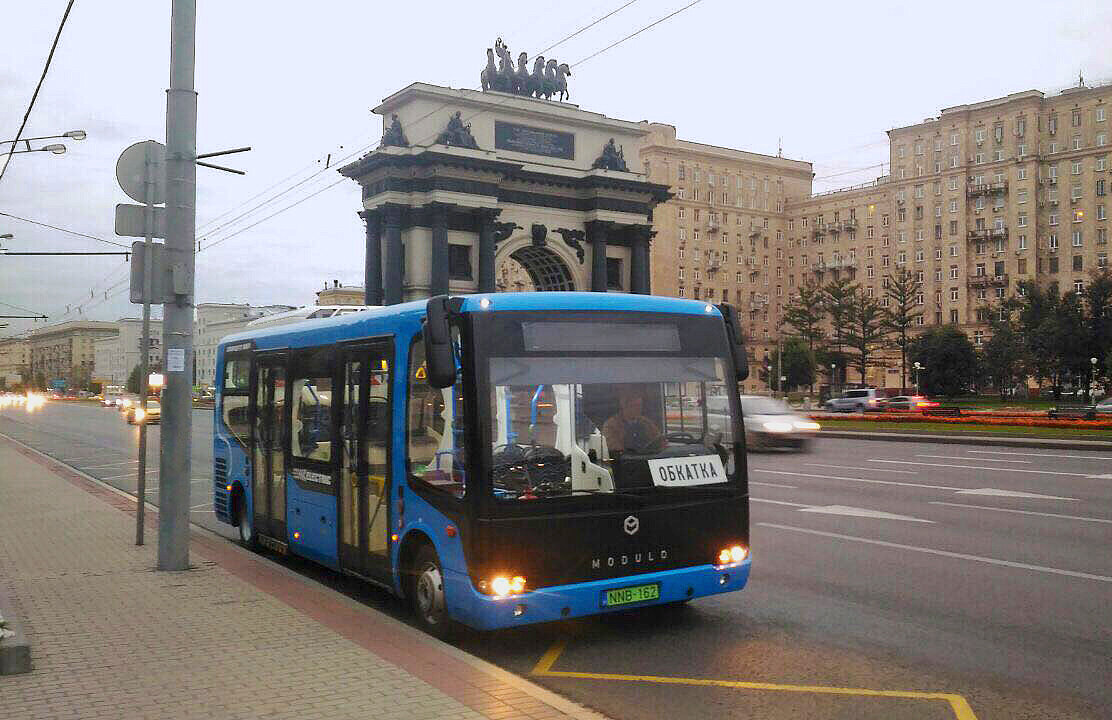 Тестирование российско-венгерского электробуса  Modulo C68E на улицах Москвы. Фото из открытых источников