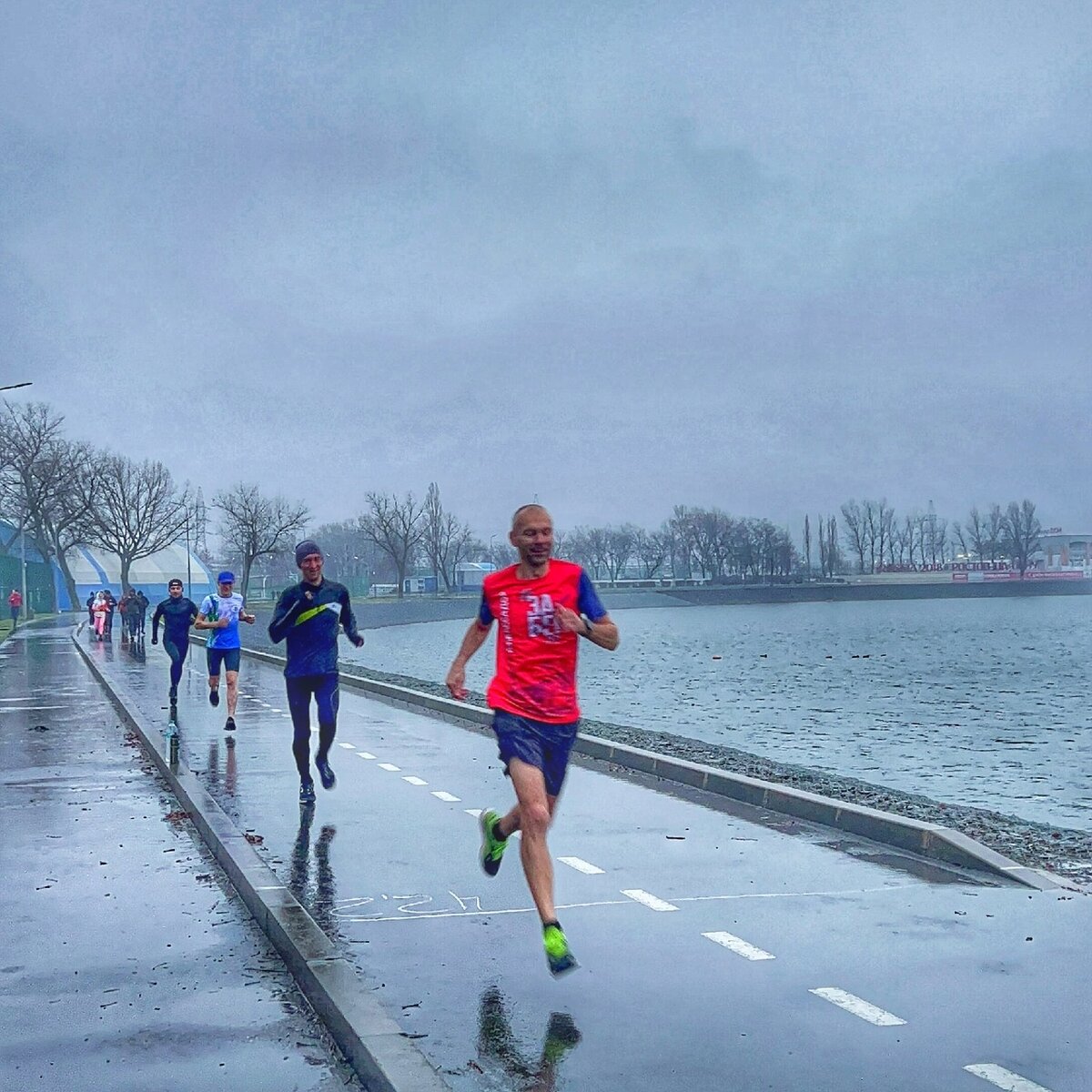 Стартовали. Темп 3:05.