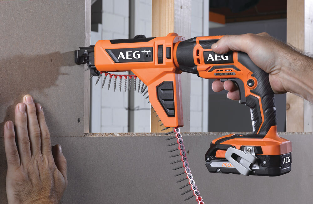 Бесщеточный шуруповерт для гипсокартона AEG BTS18BL-