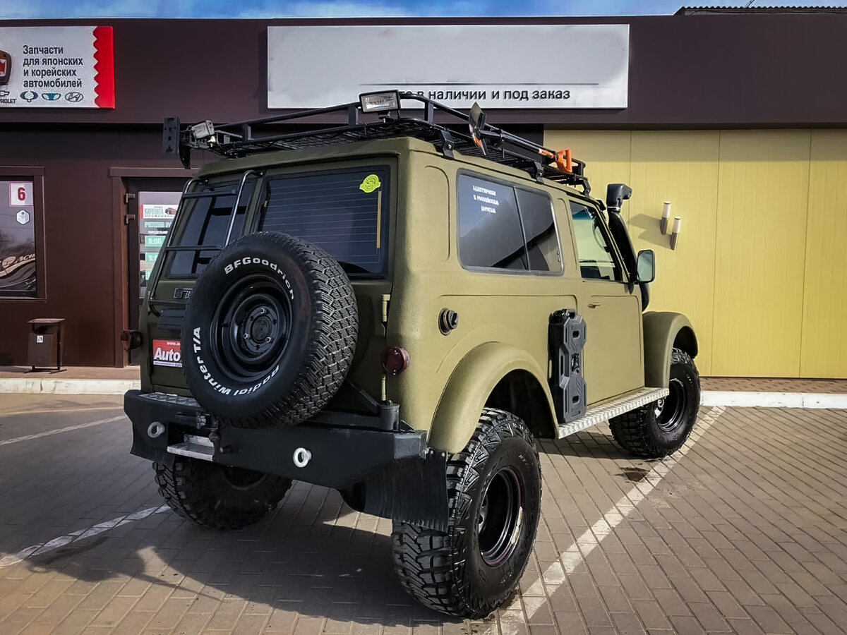 Силовые бампера спереди и сзади. Круглые арки, как на том самом Газике (фото с авито.ру)