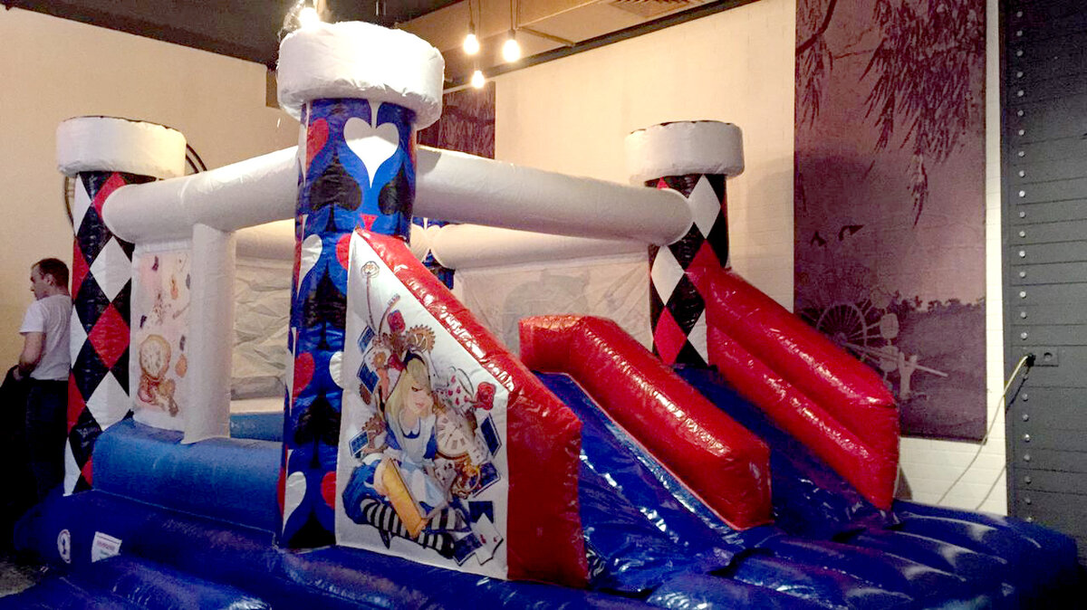 Аттракцион Батут "Алиса в Зазеркалье" из моей коллекции аттракционов www.es911.ru