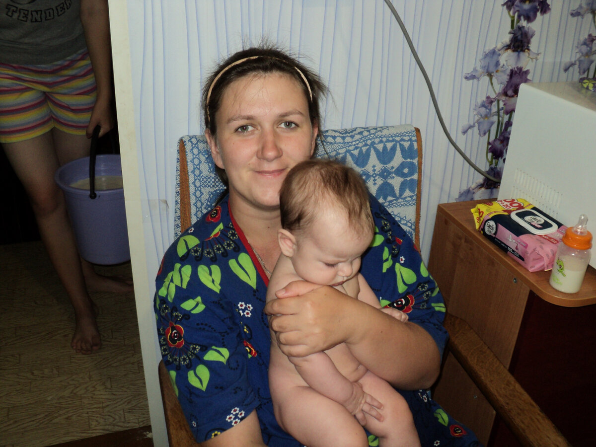 Матронушка маленькая на ручках. Домашний архив