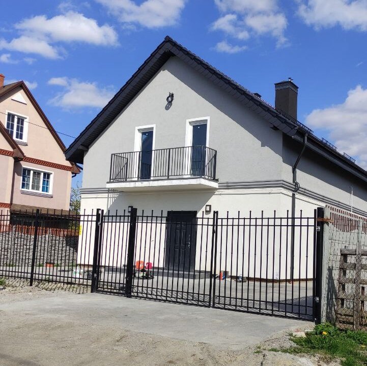 В этом доме продаются две квартиры