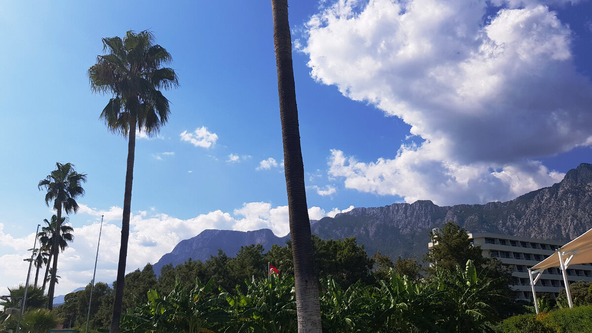 Горы там и правда красивые