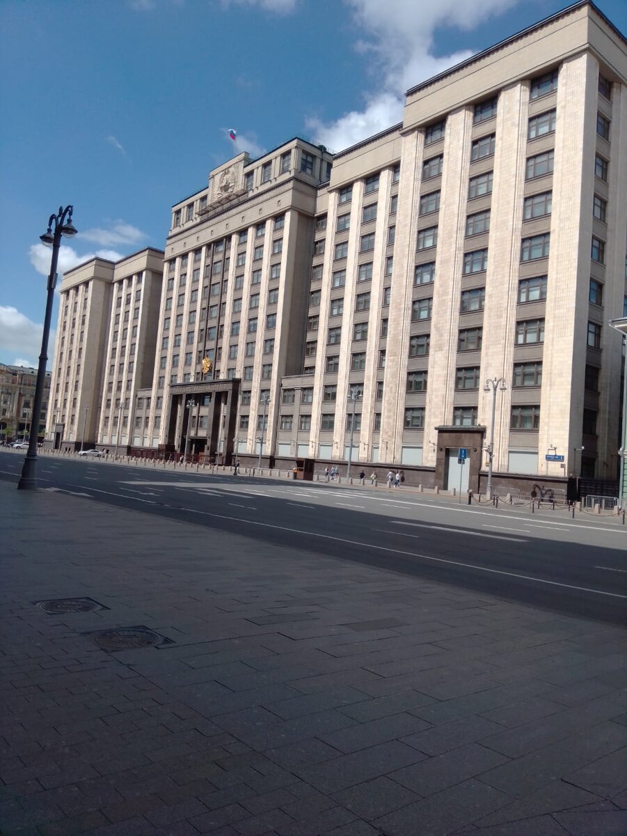 Фото 2022 года. Бывшее Здание СНК СССР, сейчас Государственная Дума РФ