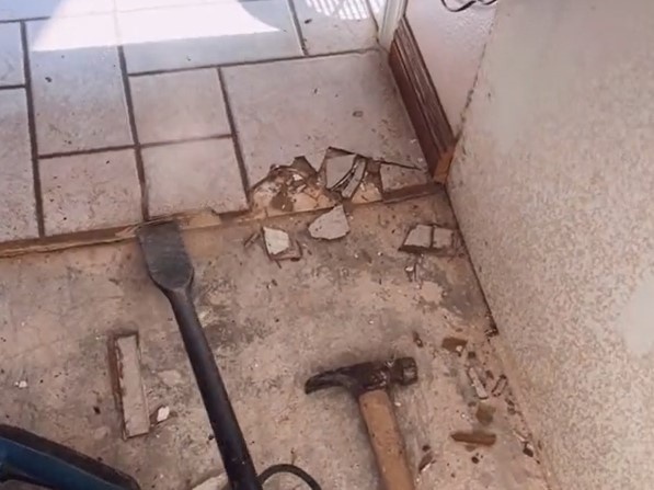 Второй способ демонтажа плитки