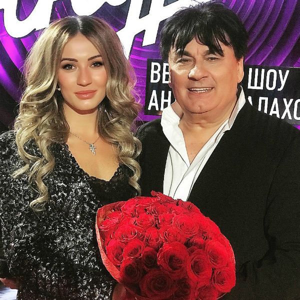По какой причине Александр Серов попросил дочь и её семью срочно покинуть его дом? И чем Мишель пригрозила избраннице отца?0