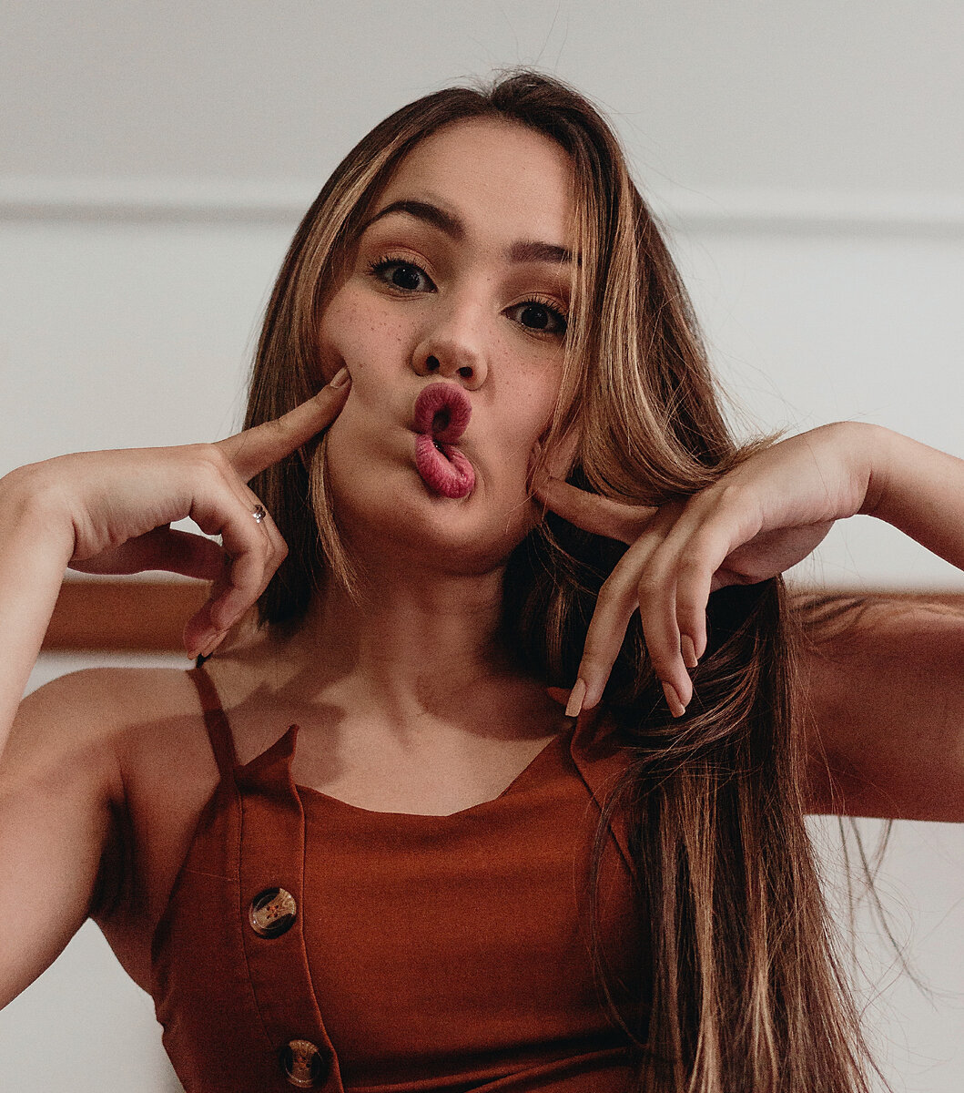 Примерно так выглядят губы "рыбкой"