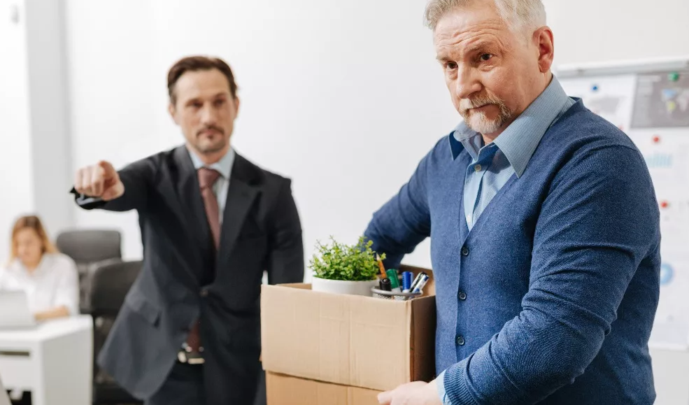 Незаконное  увольнение. Особенности и сроки его обжалования.