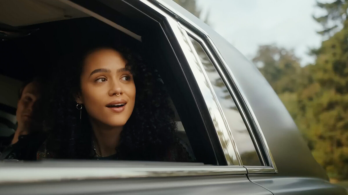 Девушка была поражена поместьем и другом родственников ( листайте вправо) Натали Эммануэль