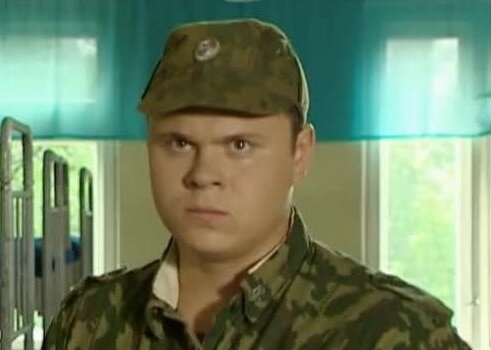 Кадр с Максимом Мальцевым в сериале "Солдаты"