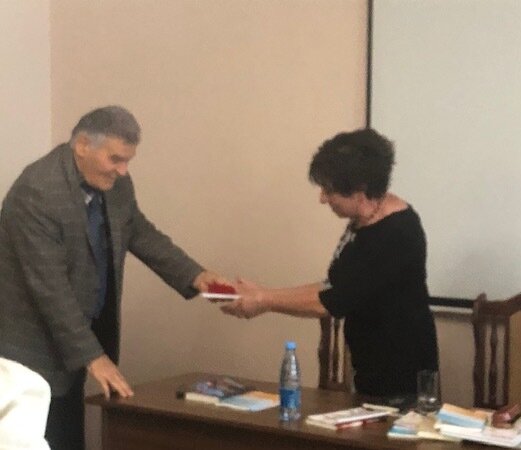 В Степанакерте состоялась презентация сборника произведений арцахских поэтов на немецком языке