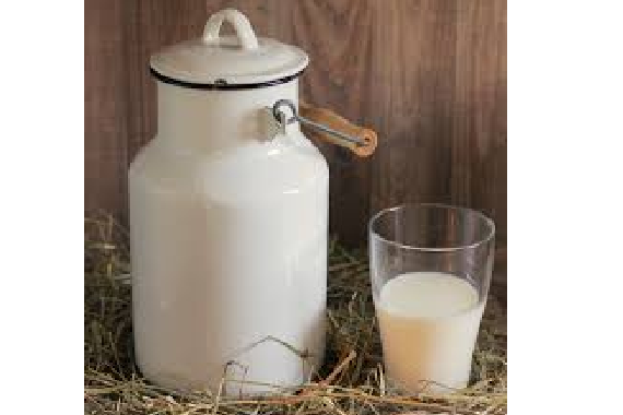 Молоко из ближайшего к даче фермерского магазина совсем иного вкуса, чем то, что упакованное в красивые пакеты и бутылки, продаётся в обычных магазинах.