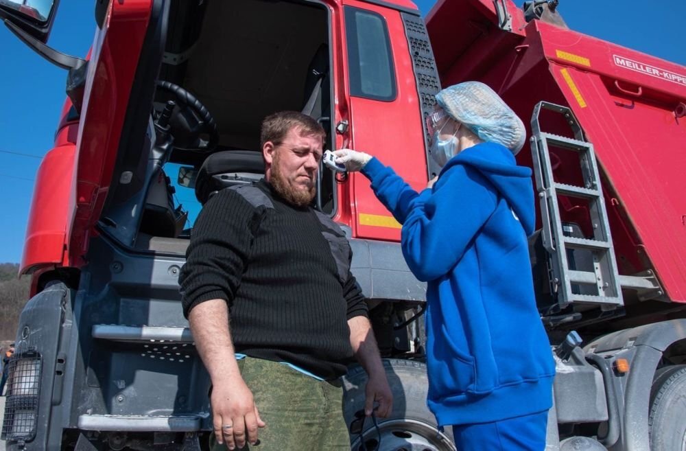 Проверка водителей при въезде в Севастополь. Фото: sev.gov.ru