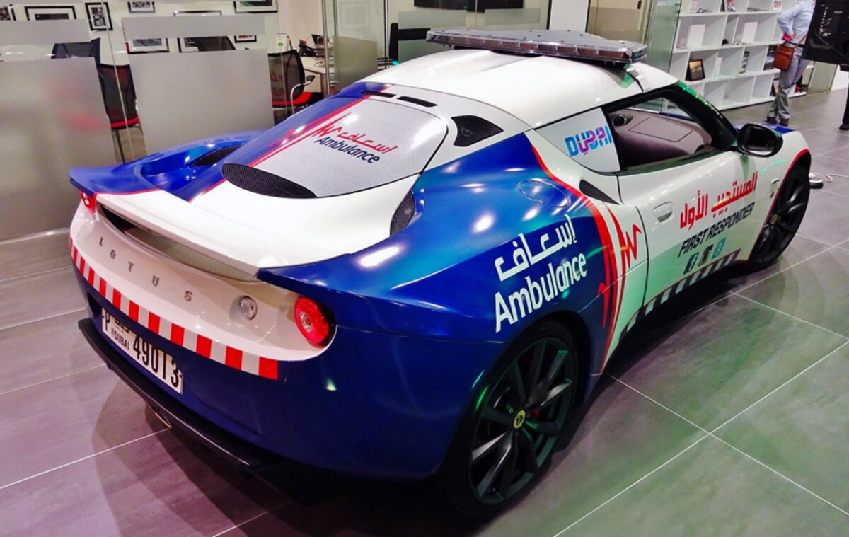 ...и Lotus Evora