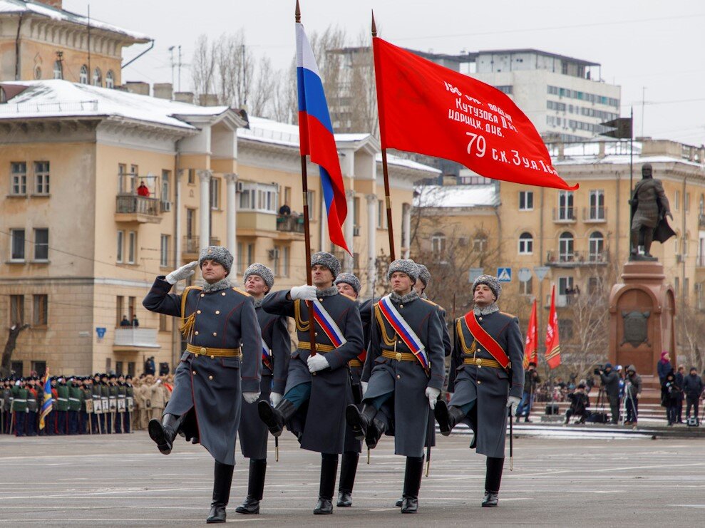 Фотографии со знаменем победы