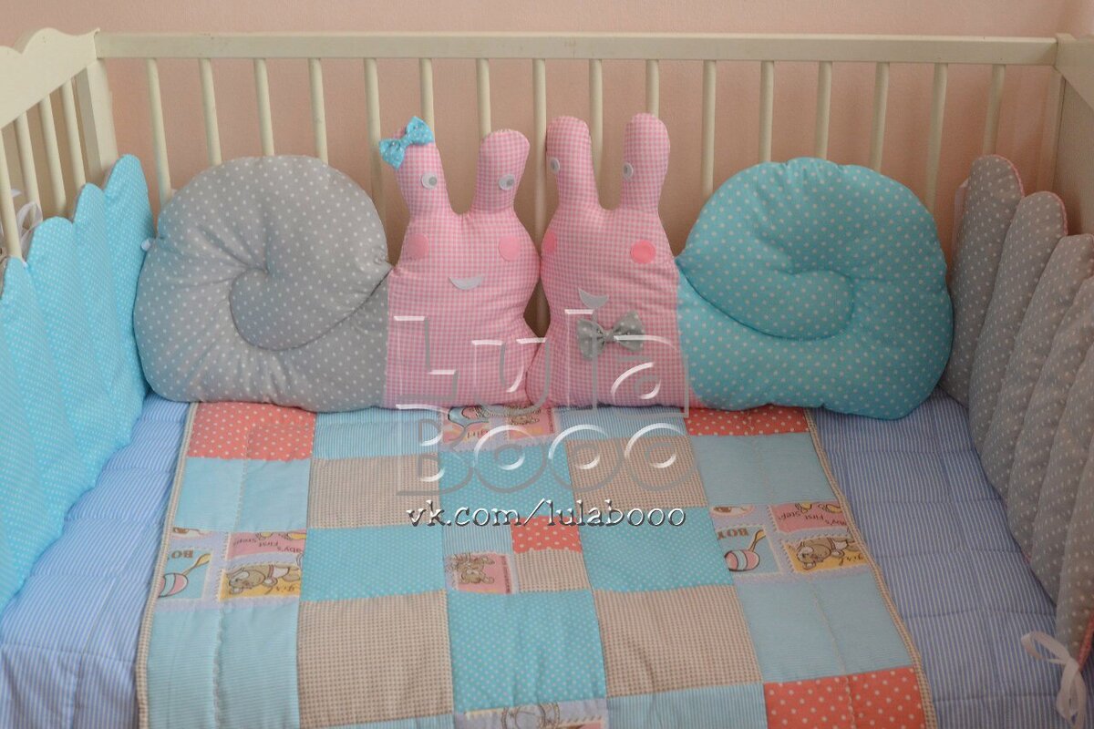 Шьем своими руками бортики-подушки для кроватки новорожденного