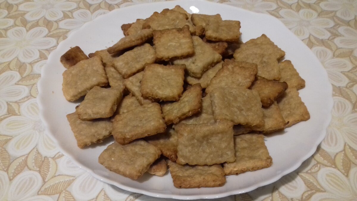 Домашние крекеры из кокосовой муки