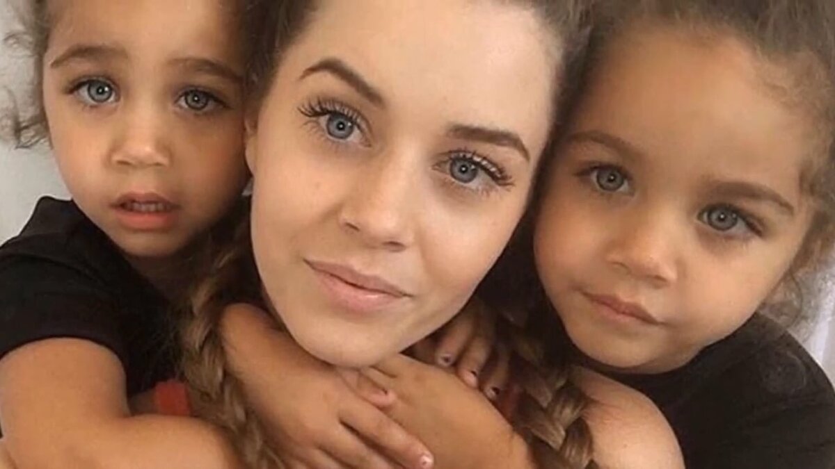 Но глаза - это первое, что отмечают наблюдатели