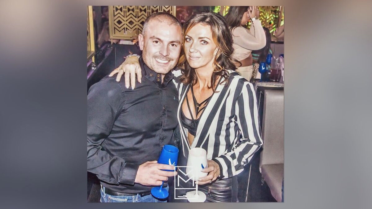 Джеймс Минс с женой