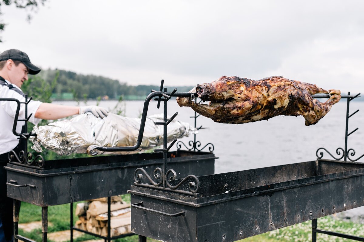 мангалы c вертелом для BBQ