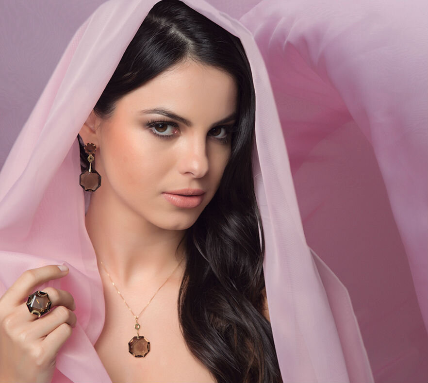 Бразильская актриса Стефани Бриту / Sthefany Brito
