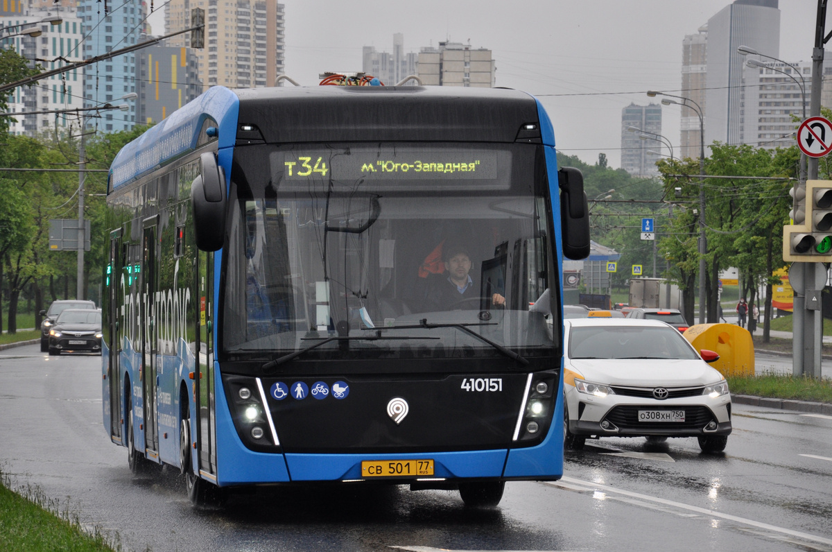 Электробус Т34 на маршруте на западе Москвы