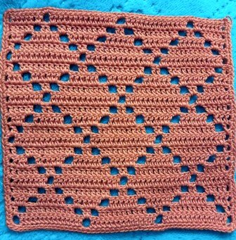 снимок делала вечером при искусственном освещении, поэтому цвет такой тусклый