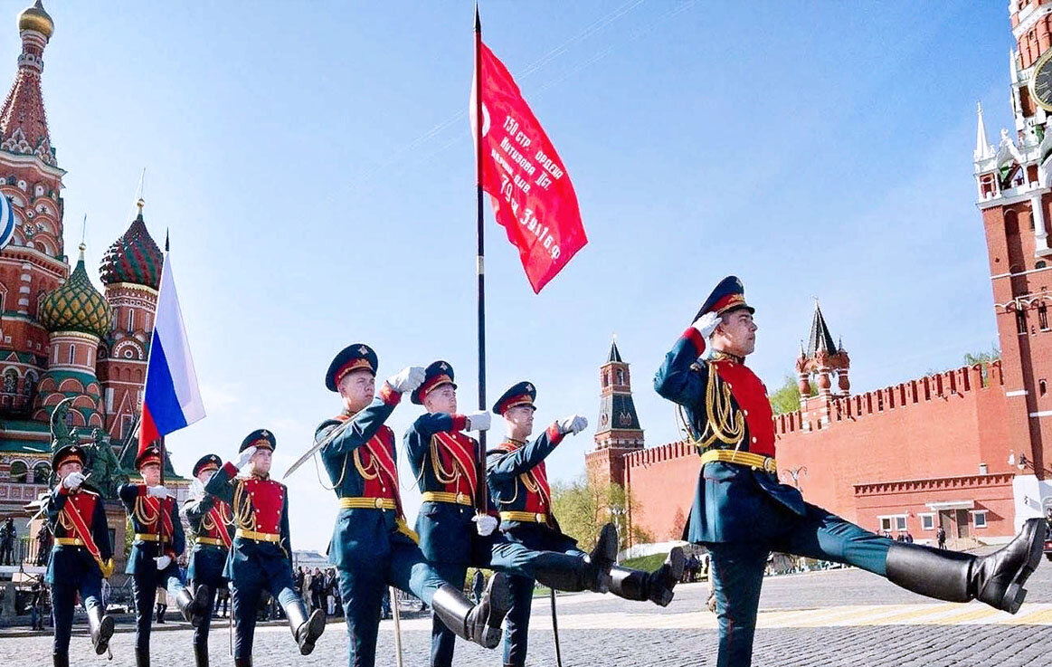 Вынос Знамени Победы на красной площади