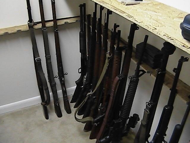 Оружейные шкафы и сейфы