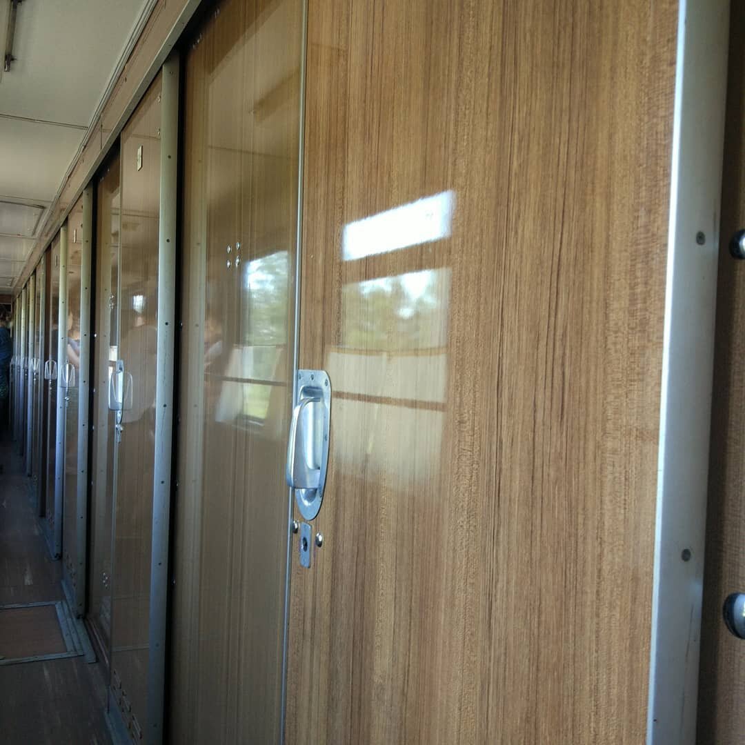 Билетов в плацкарт  не было, пришлось смотреть купе.