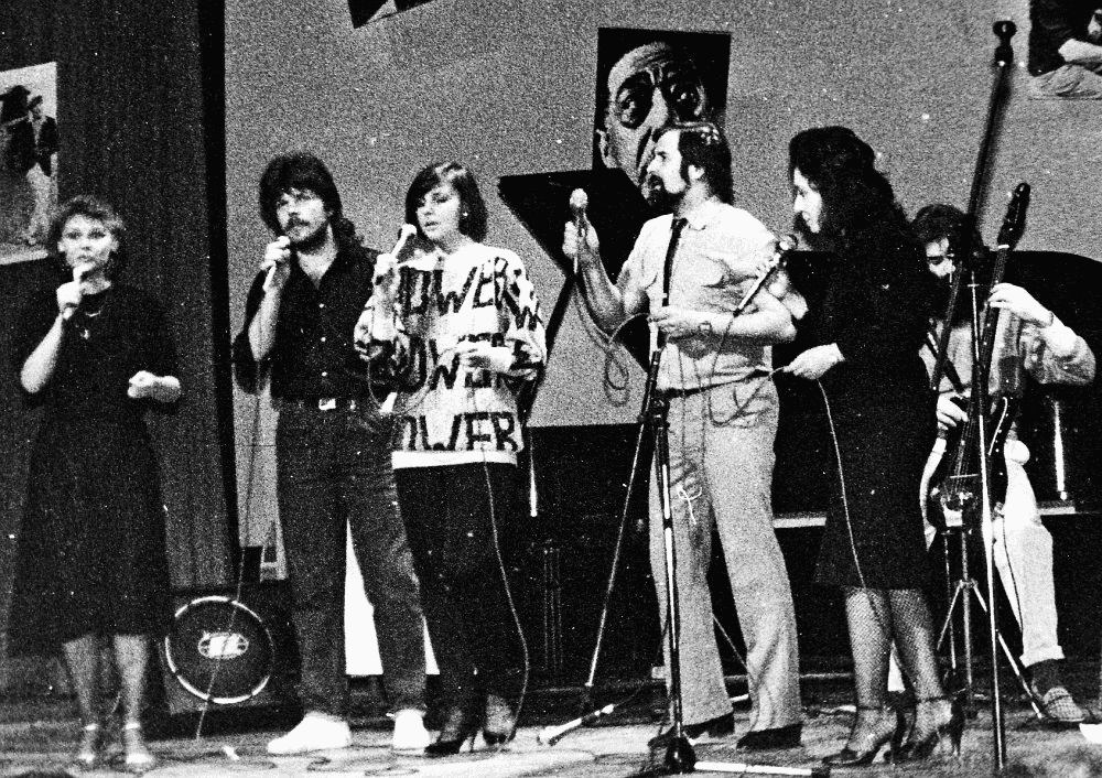 Владимир Сидоркович (третий справа) в составе Moscow Vocal Jazz Quintet. Около 1989