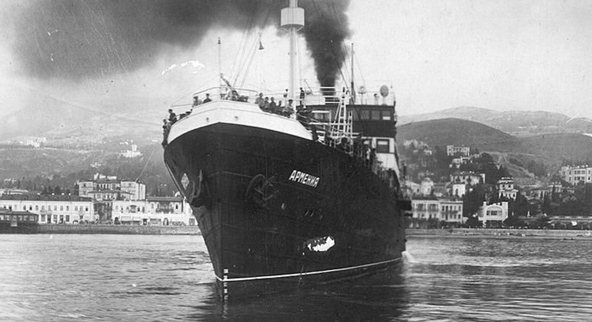 Теплоход «Армения». Фото: архив