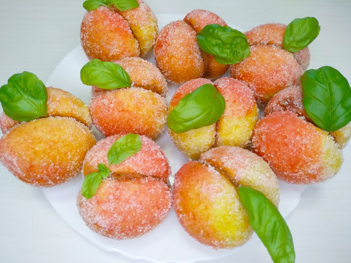 пирожное персик со сгущенкой. десерты из персиков. печенье персики. пирожное персики классический рецепт. песочное печенье персики.