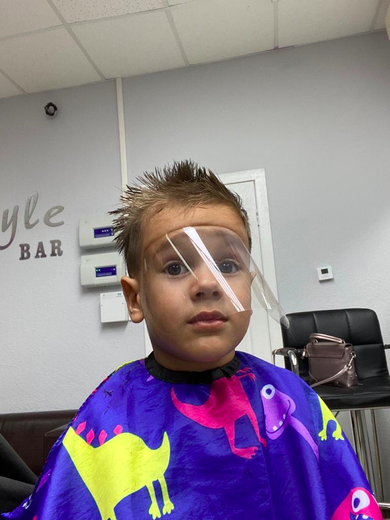 Когда, не понимаешь, почему сломавшийся телевизор вдруг показывает футбол:)