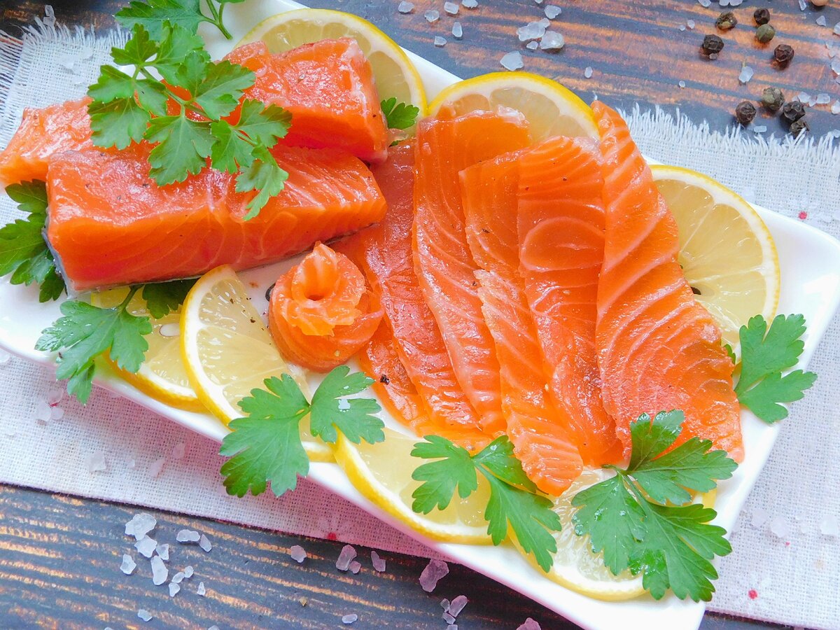 Малосольная красная рыба (сёмга, лосось или форель) – рецепт маринада c водкой