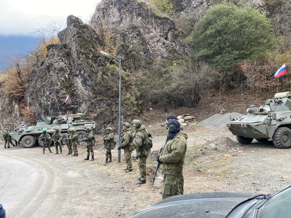 Сегодня про карабаха. Дадиванк монастырь миротворцы. Миротворцы в Нагорном Карабахе.