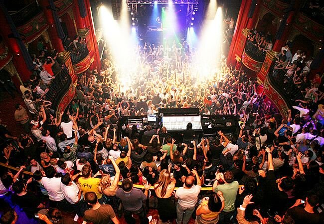 Ночной клуб в Лондоне. Фото с сайта www.pinterest.ru