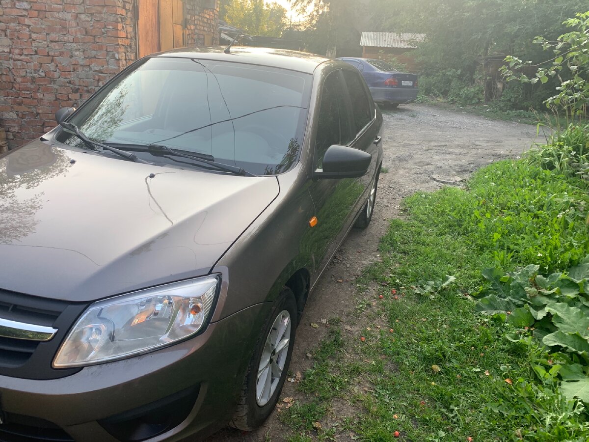 Вот так выглядела гранта до тонировки. Не очень ярко, я бы даже сказал скучно.