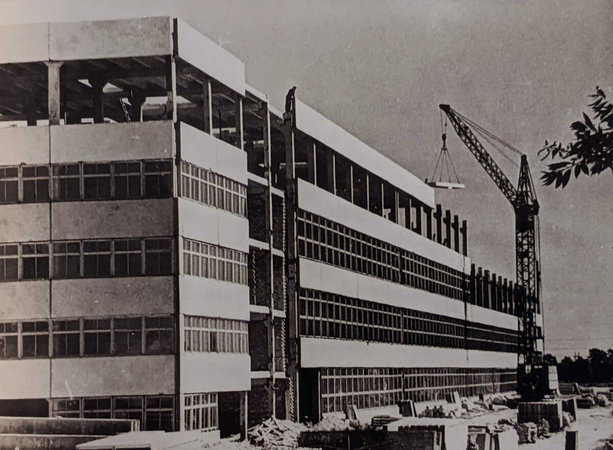 Строительство нового фабричного корпуса Дзинтарса в 1960-х