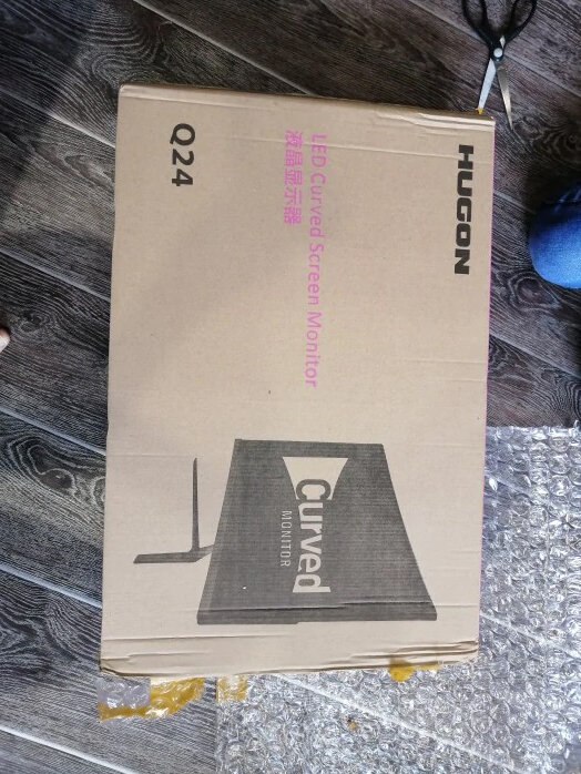 Упаковано было вот в такую коробочку