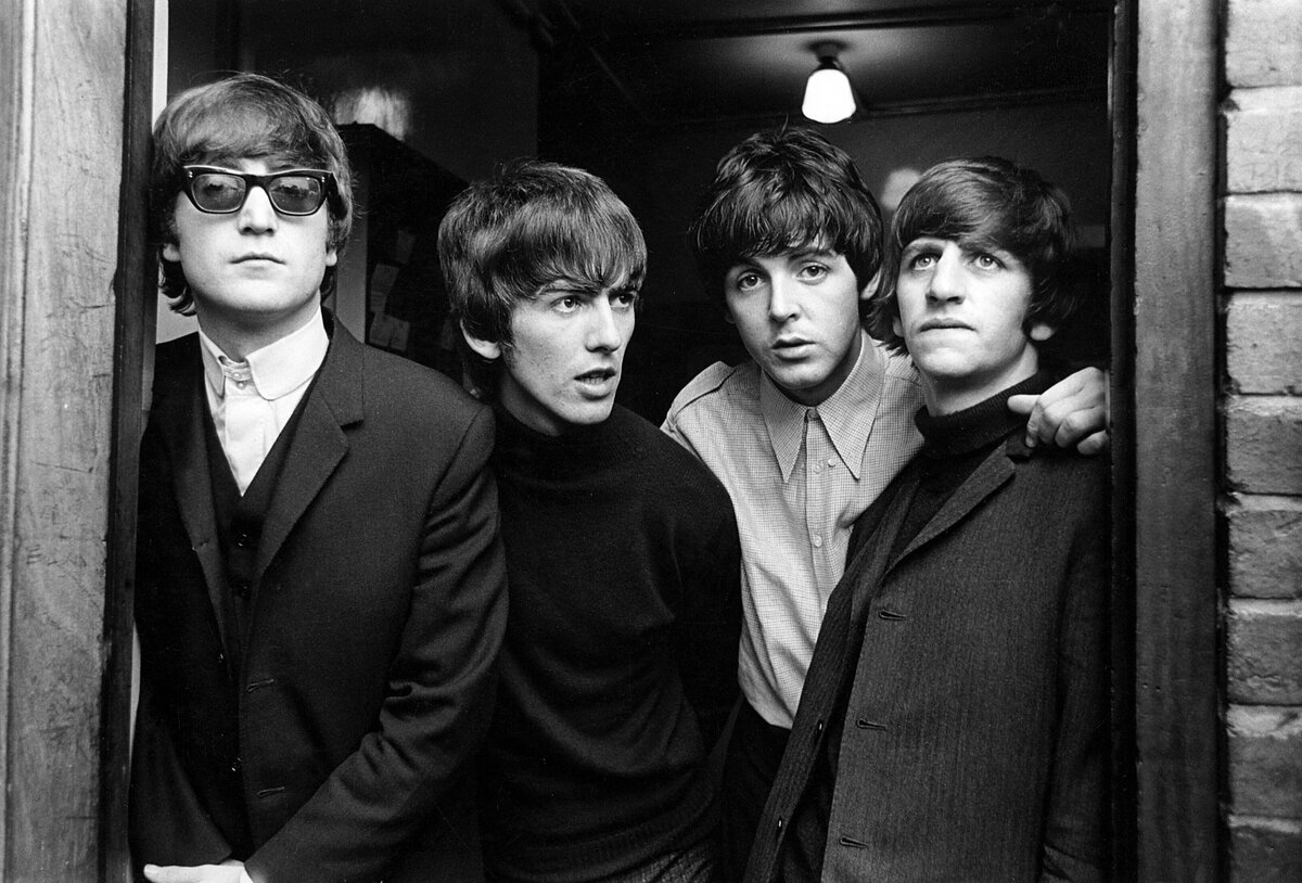 Участники The Beatles Джон Ленно, Джордж Харрисон, Пол Маккартни и Ринго Стар (слева направо).