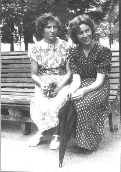 Раиса справа.