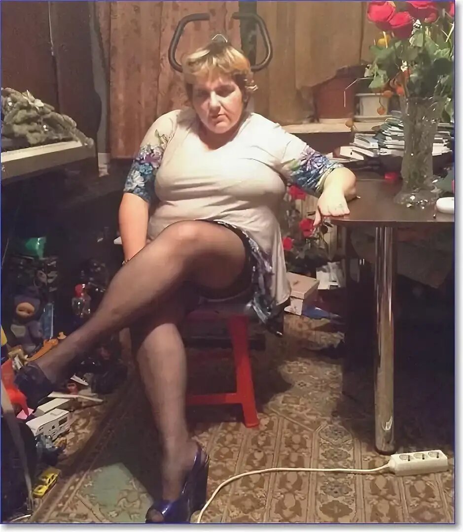 Жена со скалкой. Женщины в возрасте без комплексов. Она в моем теток. Тетя клава. Тетки из социальных сетей.