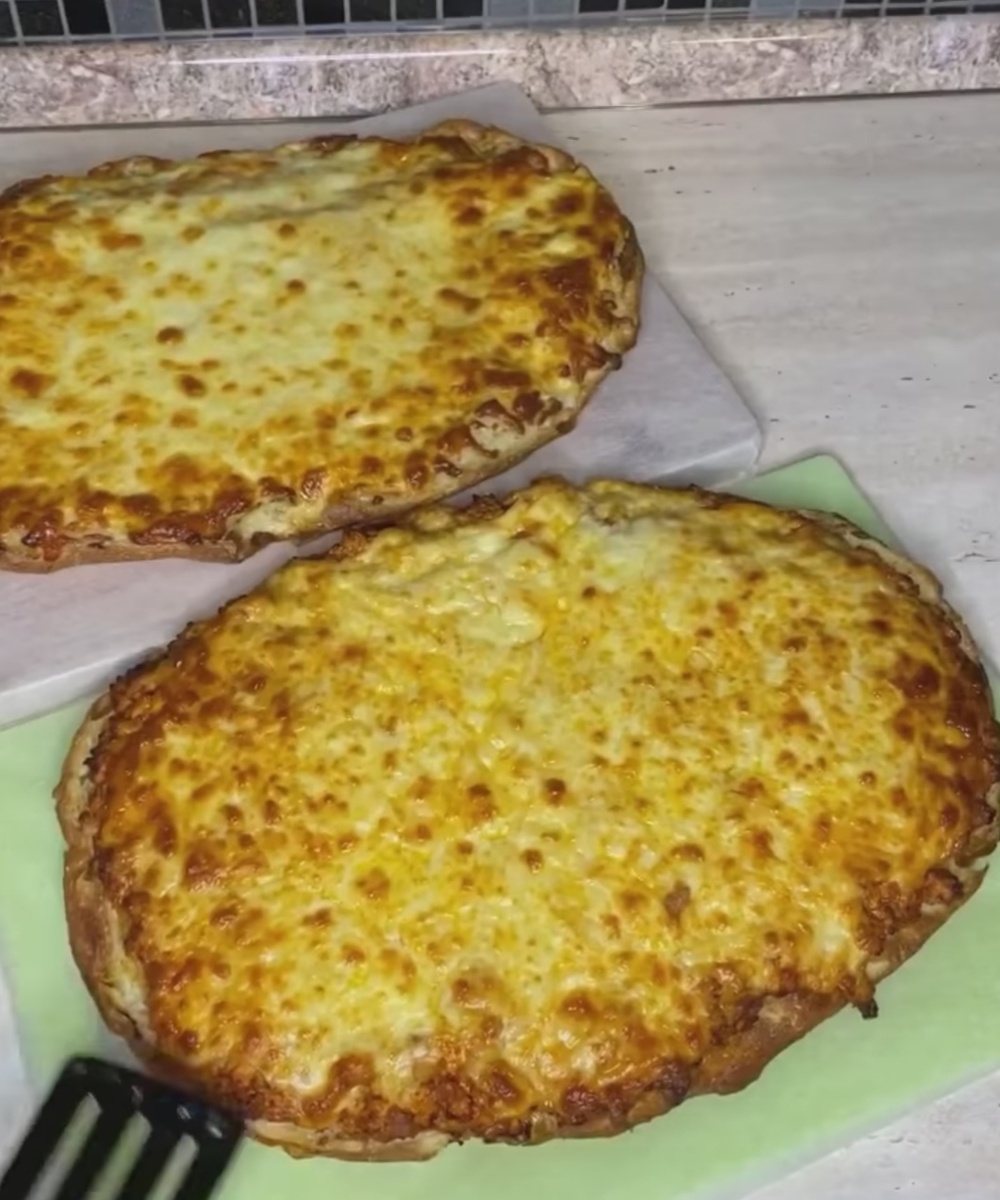 Сырная и мясная пиццули!