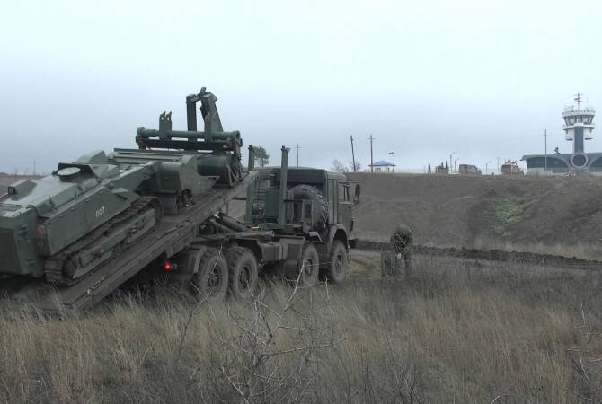Разминирование окрестностей аэропорта, фото: Арменпресс