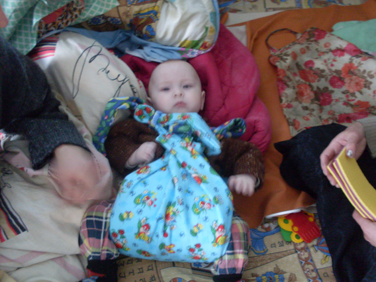 Самодельный бандаж. Качество так себе, но это единственное фото.