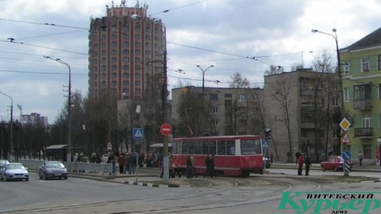 2010 год. Проспект Людникова с трамваем. Фото Сергея Мартиновича