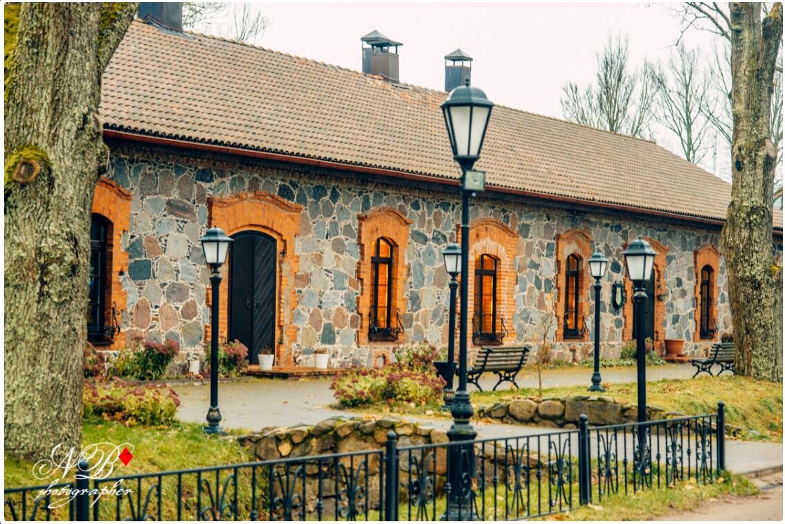 Амбар под Дубами